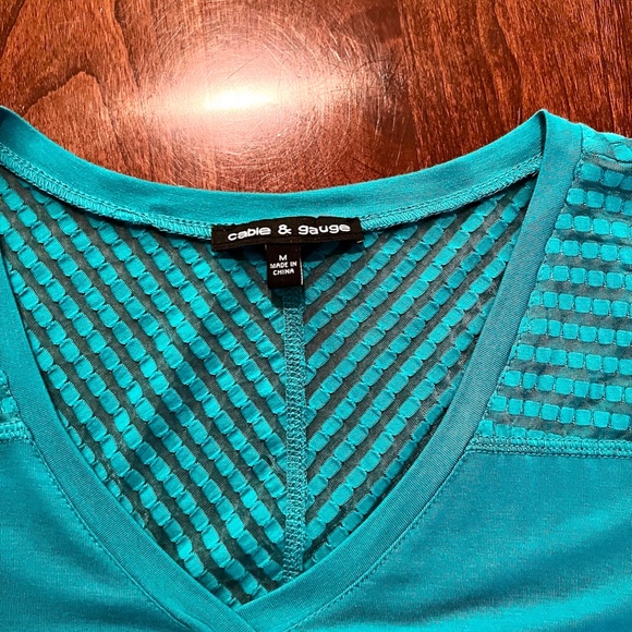 Cable & Gauge Jersey Short Sleeve Top - Picture 2 of 3